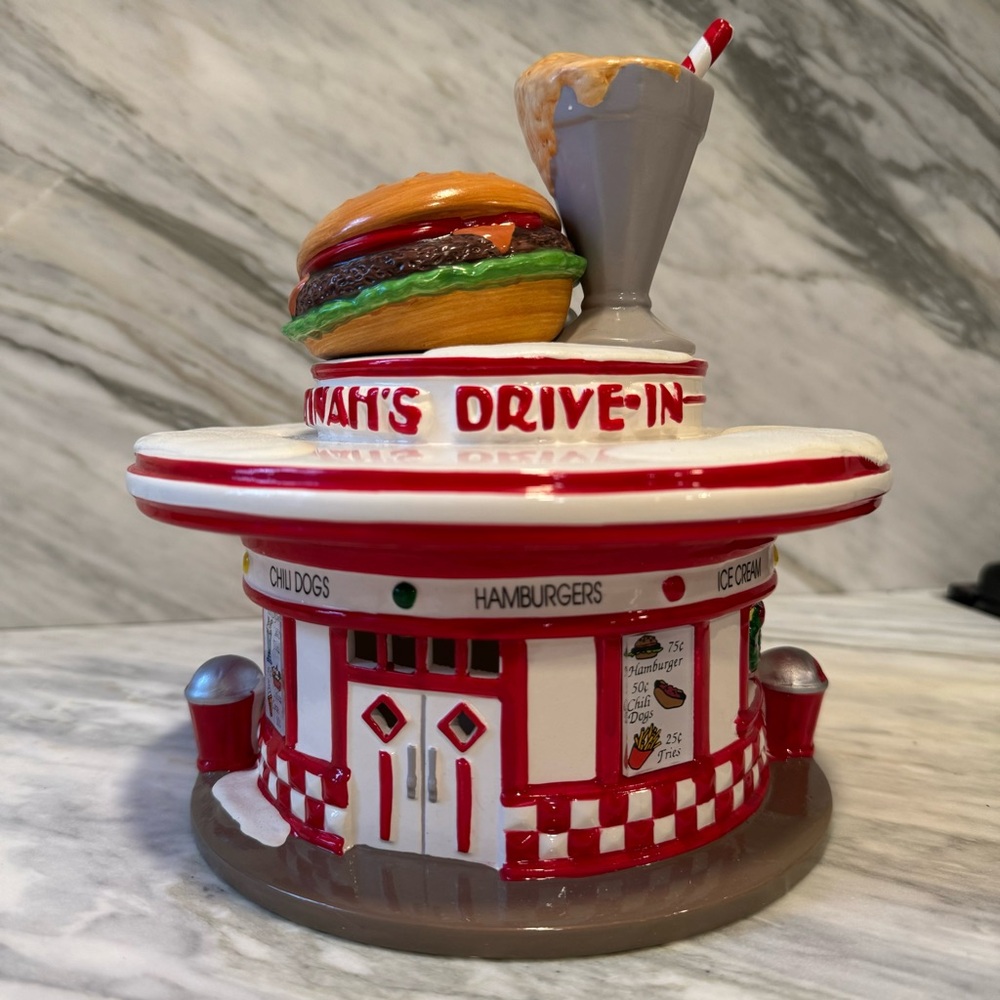 Department 56 Snow Village Dinah’s Drive-In #5447-0